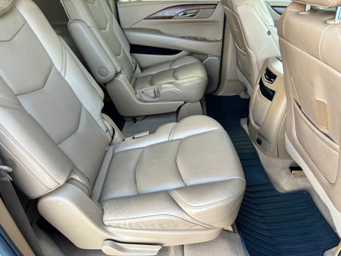 Used 2017 Cadillac Escalade ESV Platinum image 19