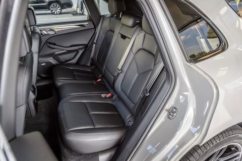 Used 2021 Porsche Macan image 37