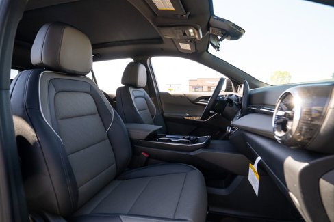 New 2026 Chevrolet Equinox LT w/ Convenience Package II image 13