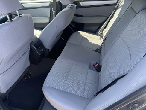 Used 2018 Subaru Outback 2.5i Premium image 11