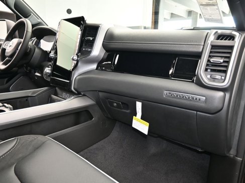 Used 2025 RAM 1500 Laramie w/ Night Edition image 43