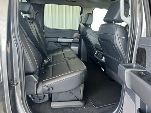 New 2025 Ford F250 Lariat w/ Lariat Ultimate Package image 22