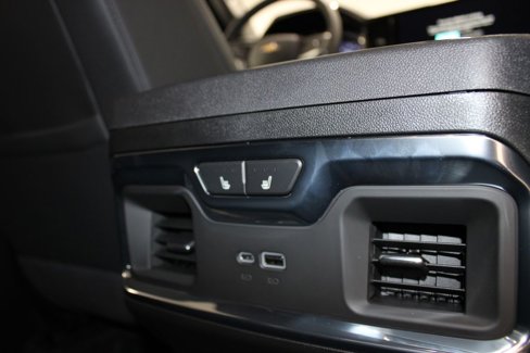 New 2025 Chevrolet Silverado 1500 LTZ w/ LTZ Premium Package image 32