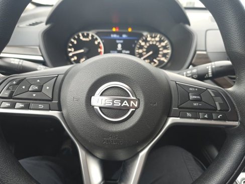 Used 2023 Nissan Altima 2.5 SV image 14