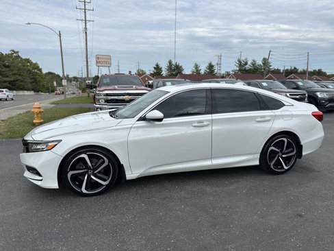 Used 2018 Honda Accord Sport image 4