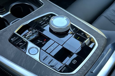 New 2026 BMW X7 M60i image 20