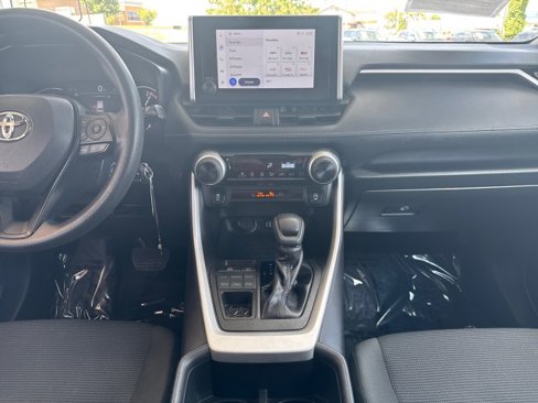 Used 2024 Toyota RAV4 LE image 9