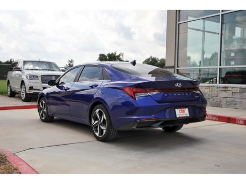 Used 2023 Hyundai Elantra Limited w/ Cargo Package image 4