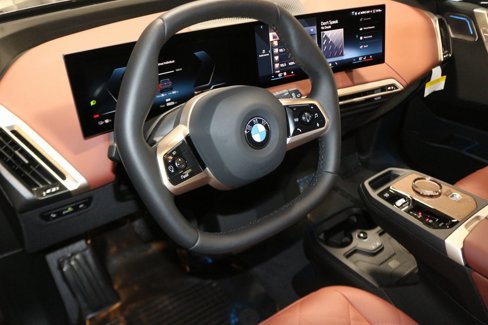 New 2026 BMW iX xDrive45 image 17