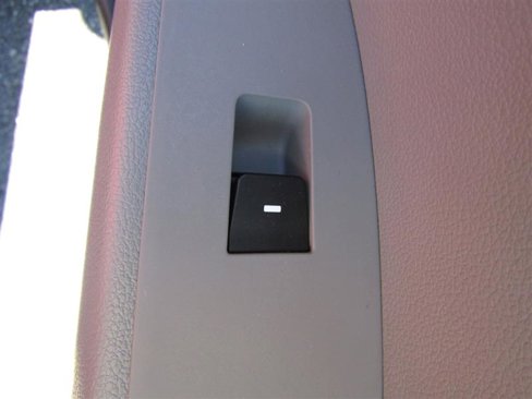 Used 2020 Hyundai Elantra SE image 32