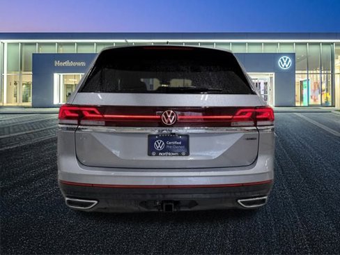 Certified 2025 Volkswagen Atlas SE image 5