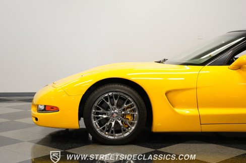 Used 2003 Chevrolet Corvette Coupe w/ Preferred Equipment Group image 23