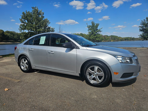Used 2014 Chevrolet Cruze LS image 3