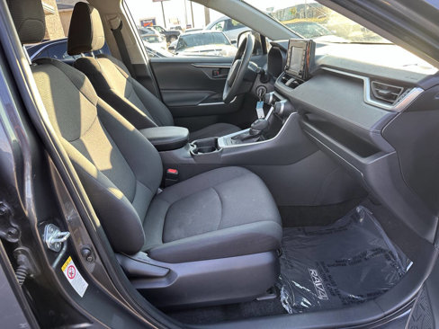 Used 2019 Toyota RAV4 LE image 10