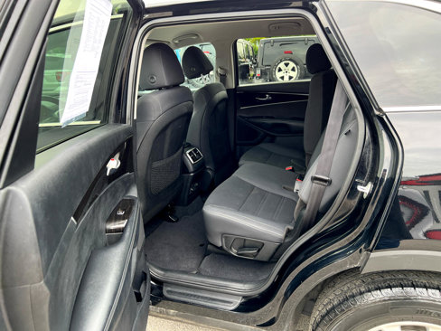 Used 2020 Kia Sorento LX image 14