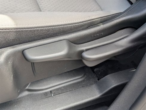 Used 2024 GMC Terrain SLE image 15