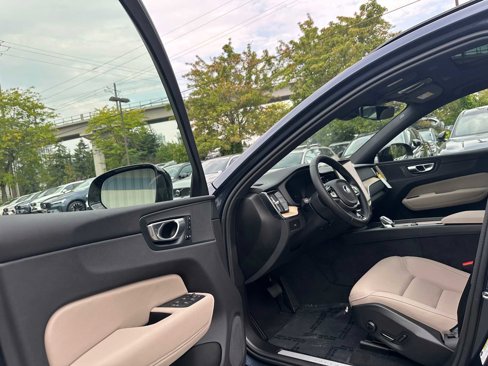New 2026 Volvo XC60 B5 Plus w/ Protection Package Premier image 20