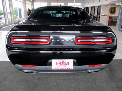 Used 2017 Dodge Challenger GT w/ Driver Convenience Group image 5