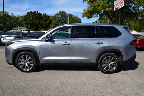 Used 2024 Toyota Grand Highlander AWD image 10