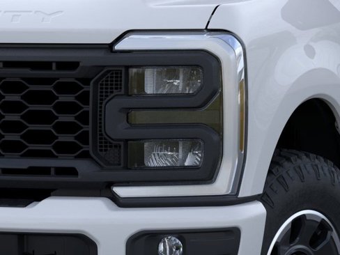 New 2025 Ford F350 XLT image 18
