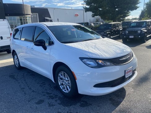 New 2026 Chrysler Voyager LX image 2