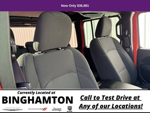 Used 2023 Jeep Wrangler Unlimited w/ Cold Weather Group image 26
