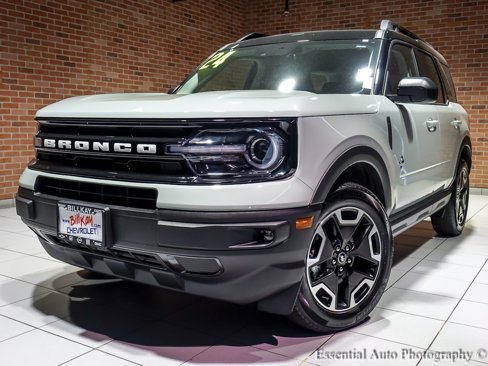 Used 2024 Ford Bronco Sport Outer Banks image 2