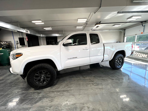 Used 2020 Toyota Tacoma SR5 image 8