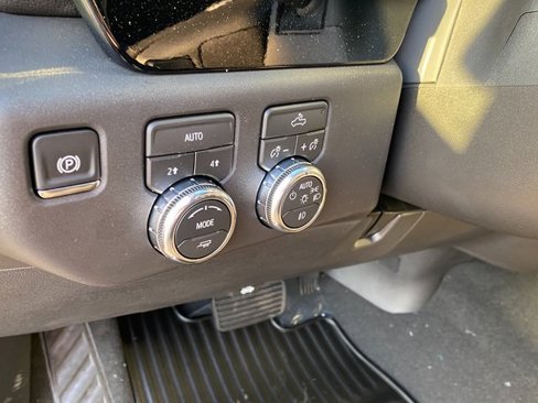New 2026 GMC Sierra 1500 Elevation image 19