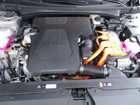 Used 2024 Hyundai Elantra Limited image 48