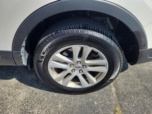 Used 2018 Ford Explorer XLT w/ Equipment Group 202A image 10