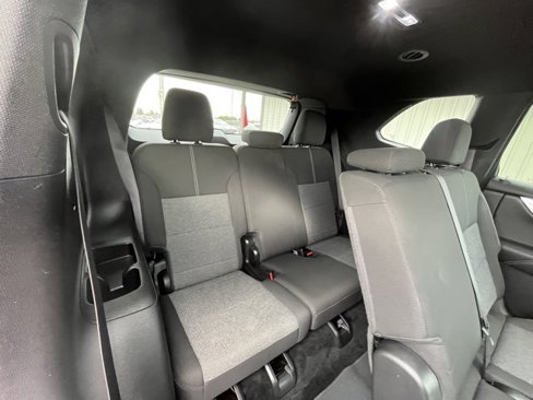 Used 2025 GMC Acadia Elevation image 31