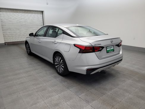 Used 2024 Nissan Altima 2.5 SV image 5