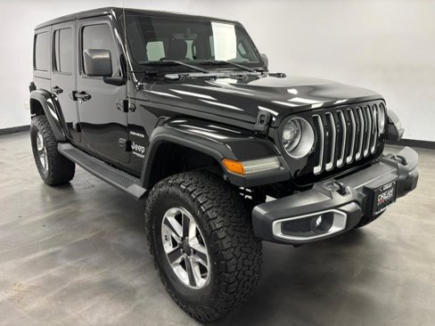 Used 2018 Jeep Wrangler Unlimited Sahara image 16