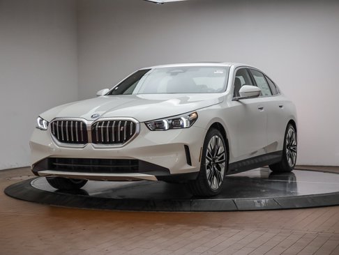 New 2026 BMW i5 eDrive40 w/ Premium Package image 1