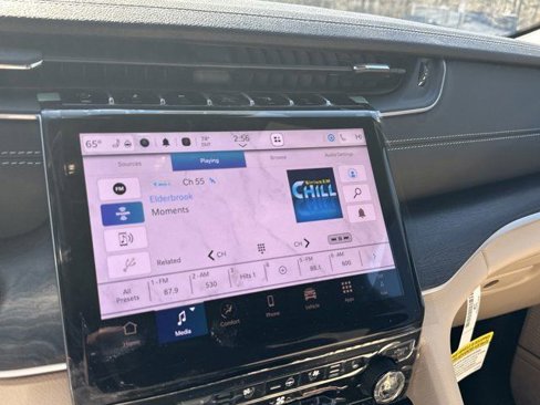 New 2025 Jeep Grand Cherokee Limited w/ Luxury Tech Group II image 25