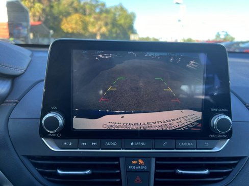 Used 2021 Nissan Altima 2.5 SR w/ SR Premium Package image 16