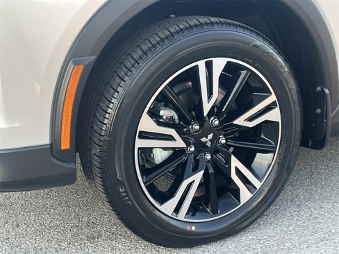 New 2025 Mitsubishi Eclipse Cross SE image 9