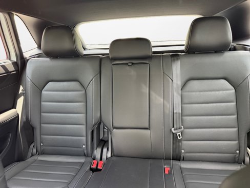 Certified 2025 Volkswagen Atlas Cross Sport SEL R-Line image 14