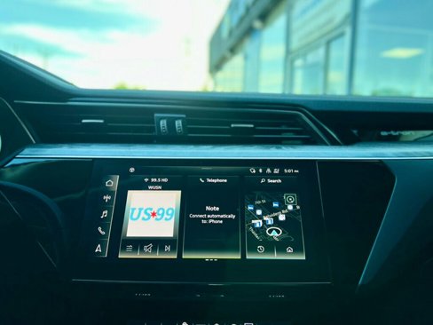Used 2024 Audi Q8 e-tron Premium image 21