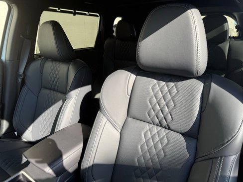 New 2025 Mitsubishi Outlander SEL Black Edition image 18
