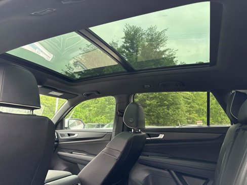 New 2025 Volkswagen Atlas Cross Sport SEL Premium R-Line image 25