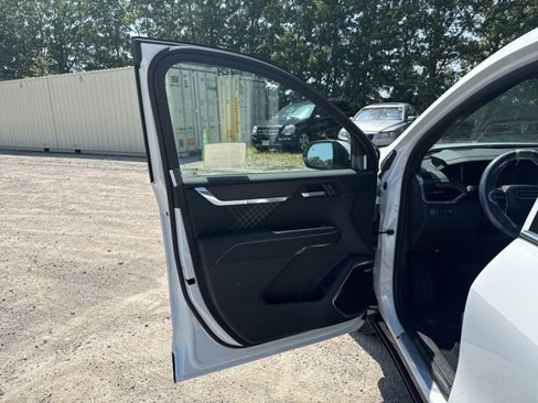 New 2026 GMC Acadia Denali w/ LPO, Floor Liner Package image 18
