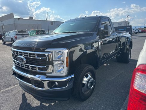 Used 2025 Ford F350 XL image 2