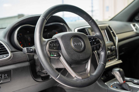 Used 2018 Jeep Grand Cherokee Laredo image 5