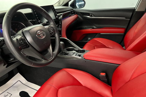 Used 2023 Toyota Camry XSE w/ Navigation Package image 15