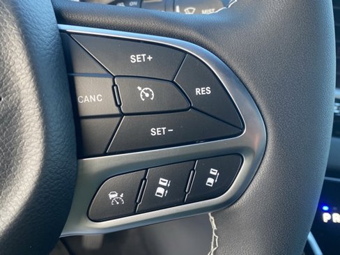 New 2026 Chrysler Voyager LX image 18