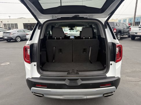 Used 2023 GMC Acadia SLT image 11