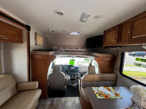 Used 2016 Ford E-450 and Econoline 450 Super Duty w/ Motorhome Prep Package image 35