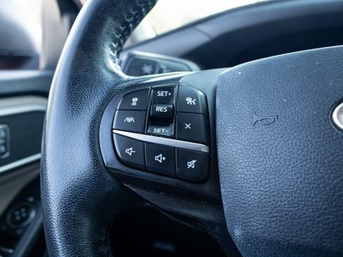 Used 2020 Ford Explorer XLT w/ Equipment Group 202A image 10